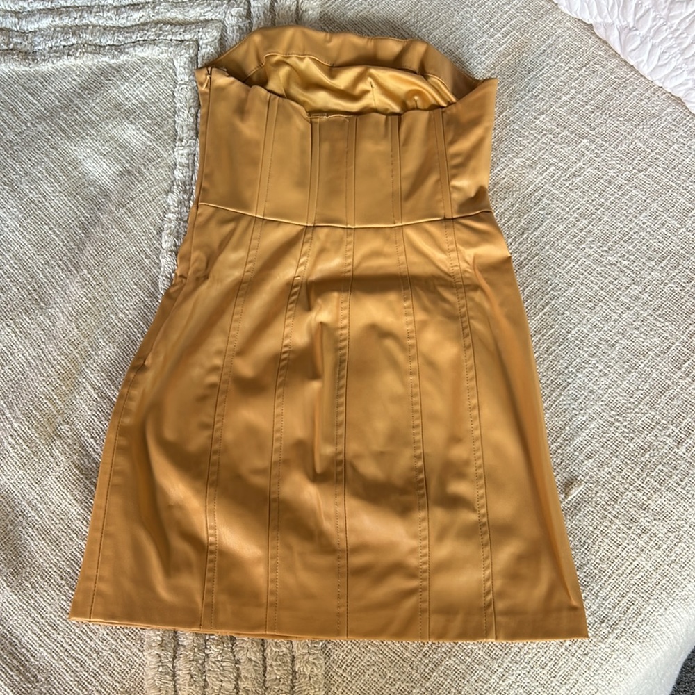 Mustard leather tube dress from Zara - Picture 3 of 4